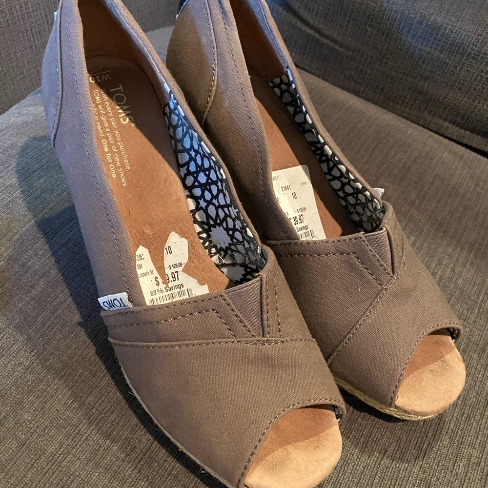 Toms wedges